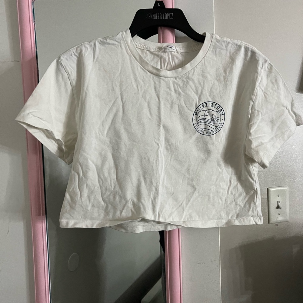 White cropped tee